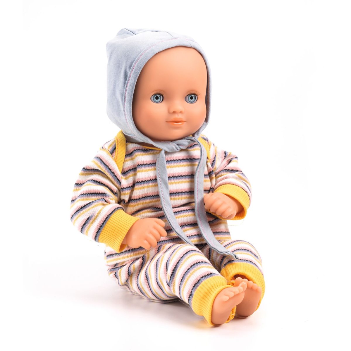Babypuppe mit Overall und Mütze