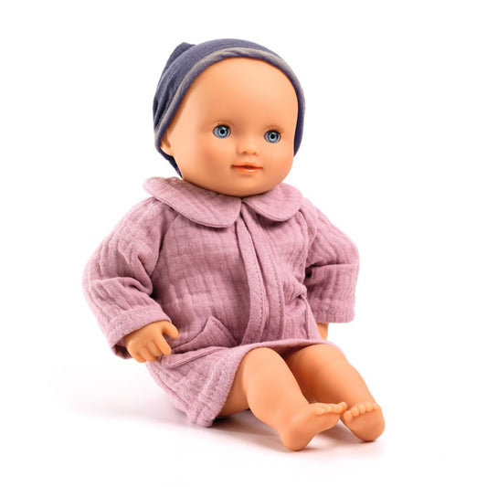 Babypuppe mit Kleid und Mütze